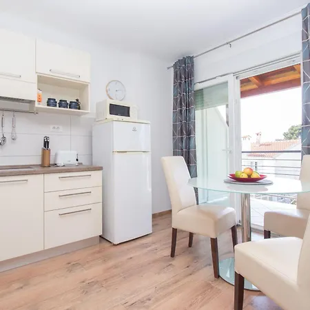 Апартаменты In Mit Garten Und Terrasse